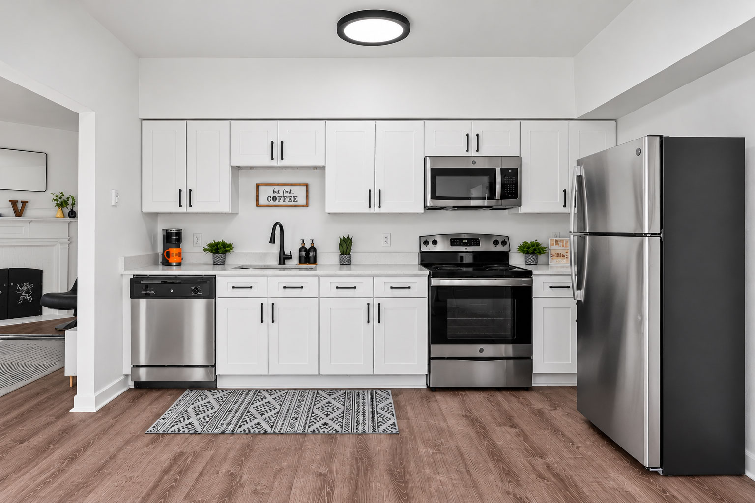 2878973 apartments near SU